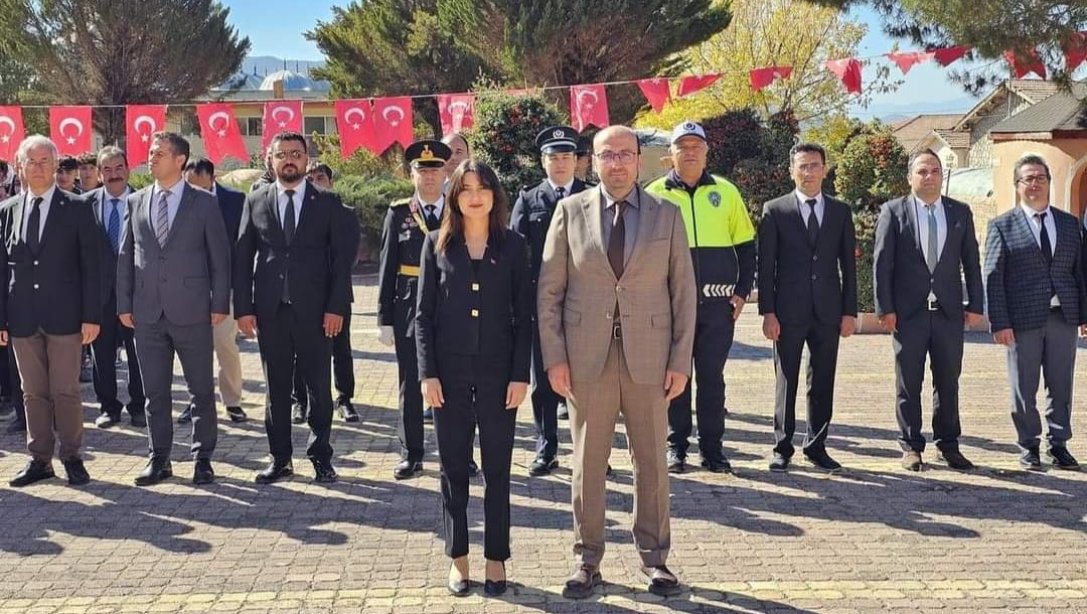 29 Ekim Cumhuriyet Bayramı Münasebetiyle 'Çelenk Sunma' Töreni Düzenlendi.